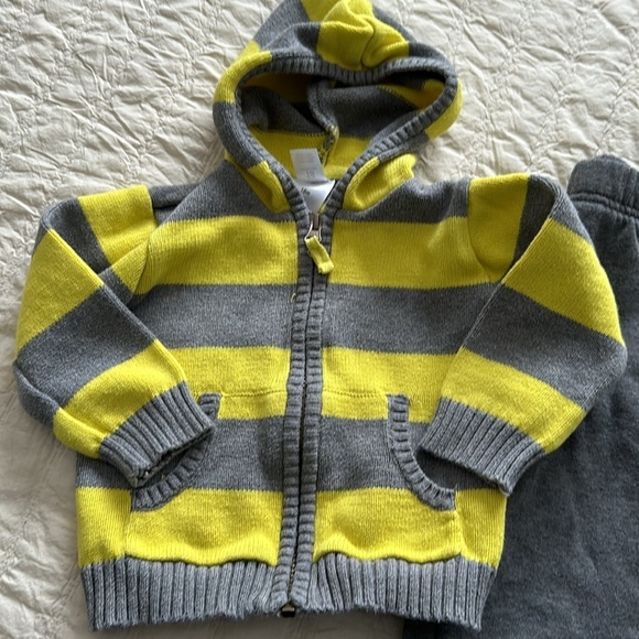 18–24 Carter’s zip up sweater, George sweatpants in excellent condition - Picture 2 of 6